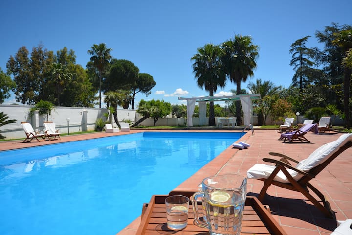 Villa a Gallipoli con piscina e campo da tennis. gallery image 5