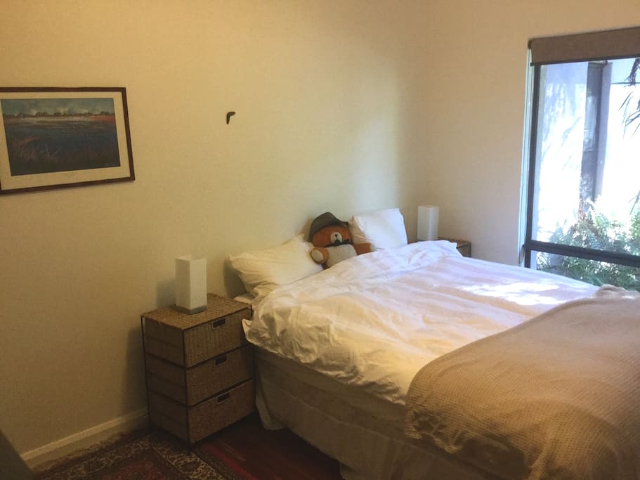Guest Queen bedroom