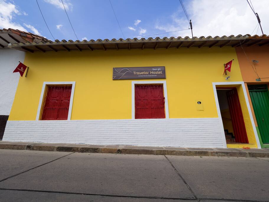 Fachada Traveler Hostel.