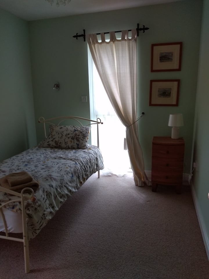 Ერთადგილიანი საძინებელი 2 მაღლა