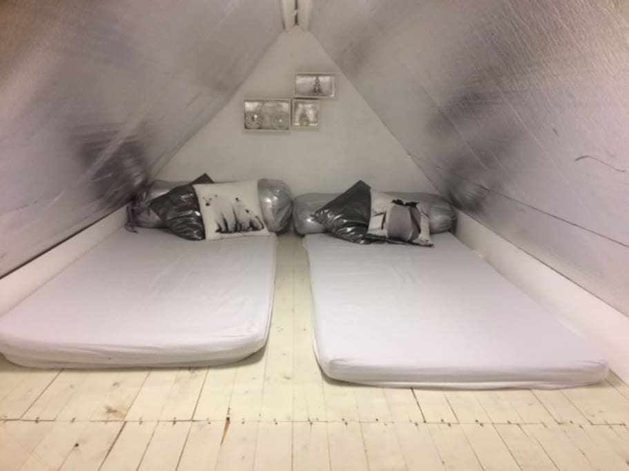 Attic room, sleeps 2