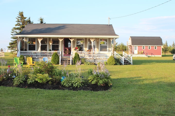 Cozy and quiet beach cottage!