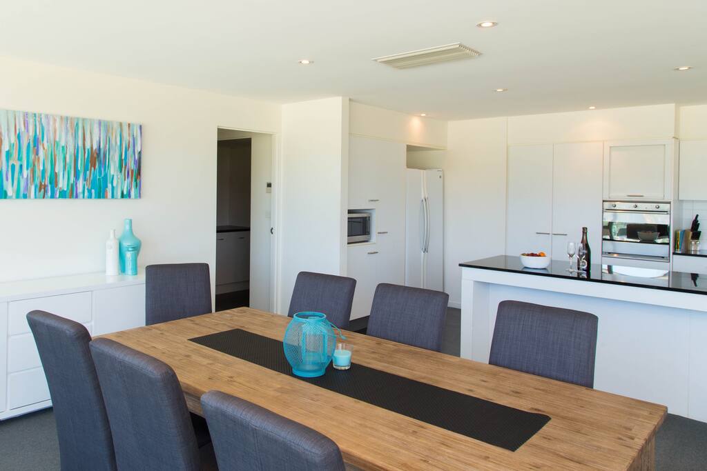 Dining and fully equipped kitchen