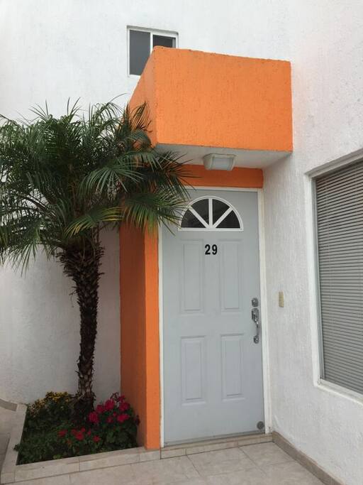 Puerta de ingreso al apartamento