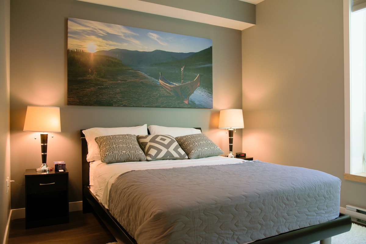 "The bed is super comfy" - Nik