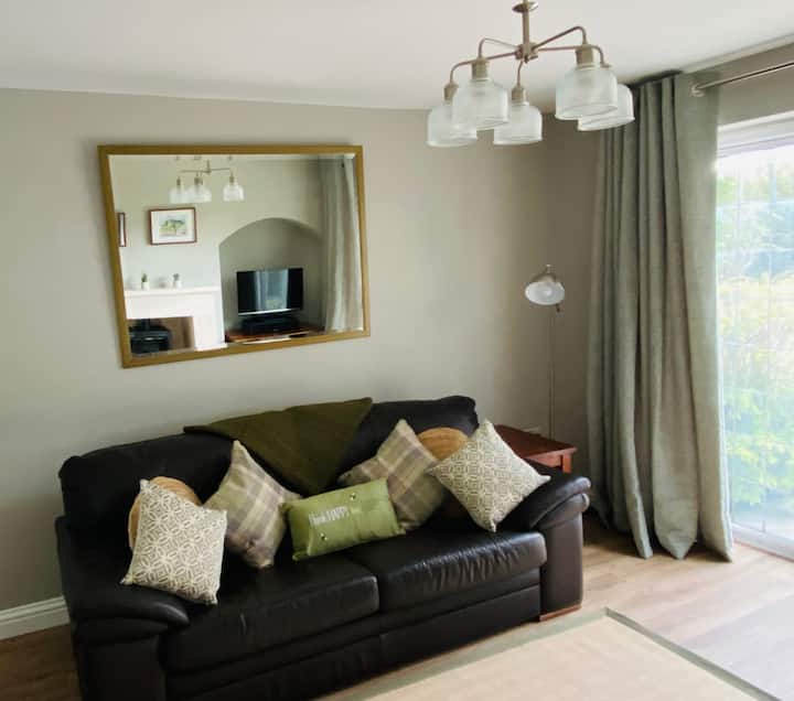 Dog Friendly Cottage & Hot Tub - Knaresborough