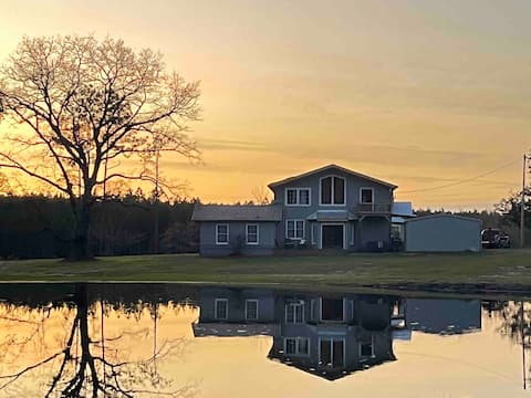Quiet Country Farmhouse