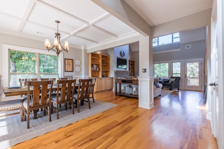 Gorgeous 6br Lake Home: Pool, Hot Tub, Multi-fam - Lake Harding
