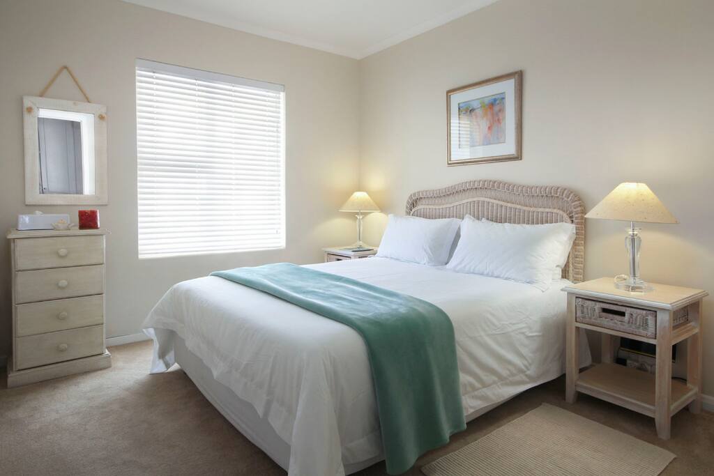 Bedroom 2 with mountain view