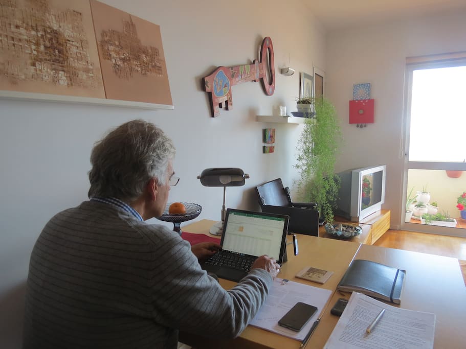 working in the lounge may be an inspiring experience...