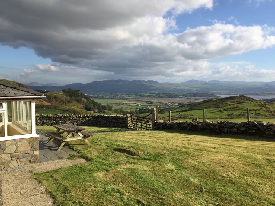 Snowdonia Farmhouse Farm stays for Rent in Gwynedd, Wales, United Kingdom