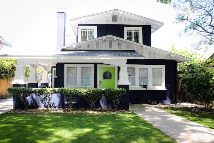 Upstairs Private Apartment in 100 year old home!