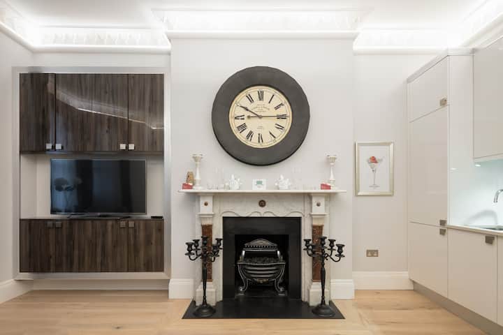 Luxury Kensington Apartment Close to Museums, Knightsbridge