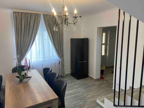 Welcoming villa with gazebo,barbecue and tub