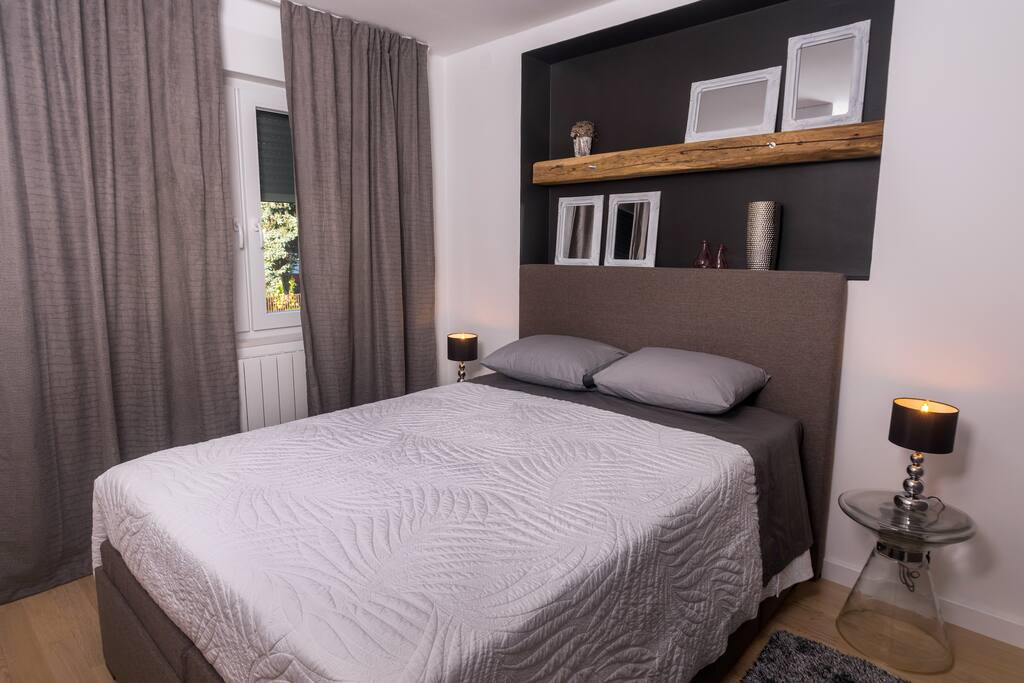 Room1
