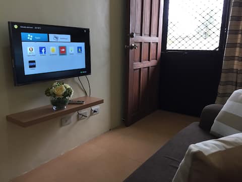 2BR 1CR FastWiFi Netflix Parking Kitchen (H)