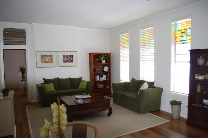 F!ve @ The Byron - 1 Bedroom Private Apartment - Inverell