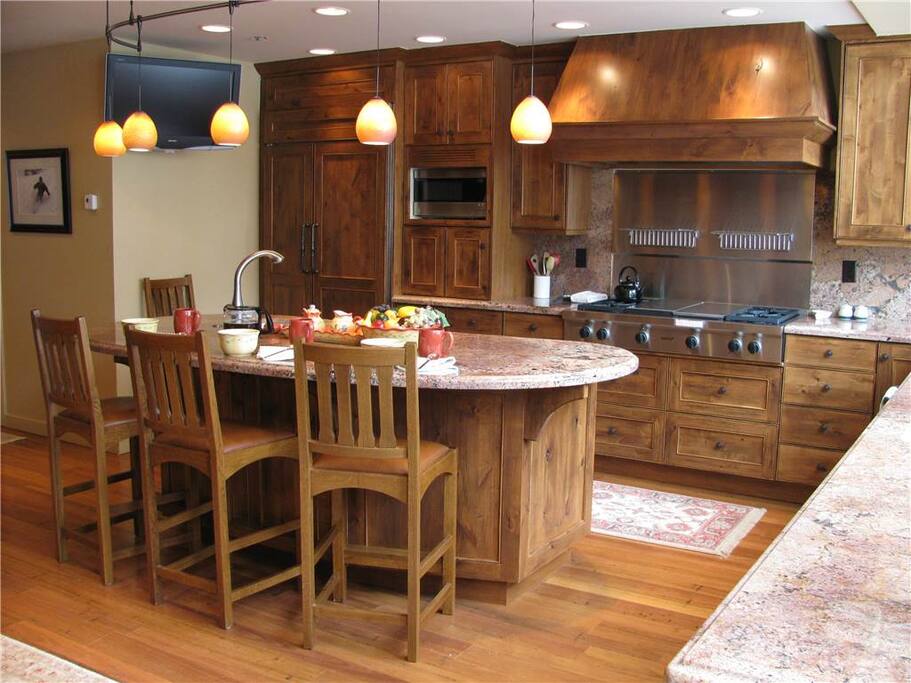 Breakfast Bar in the Kitchen