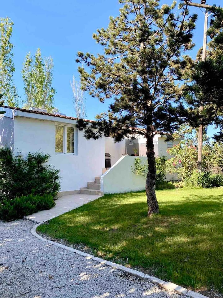 Crete Retreat, Jasmine Villa With Pool, Chania