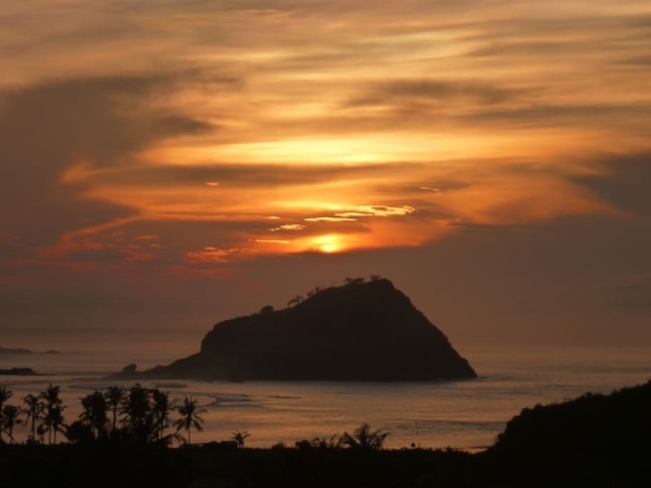 Stunning Sunrises over Gill Nusa