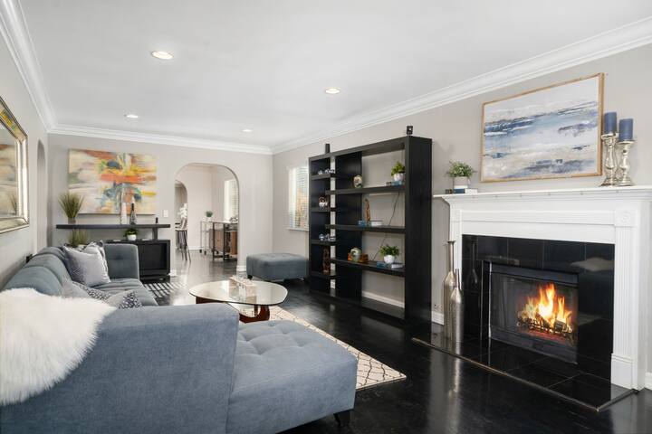 118 Sherman Oaks Family Home gallery image 3