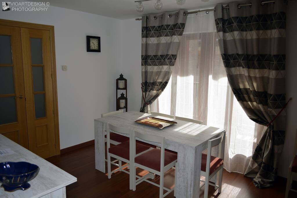 Mesa extensible de 6 a 10 personas