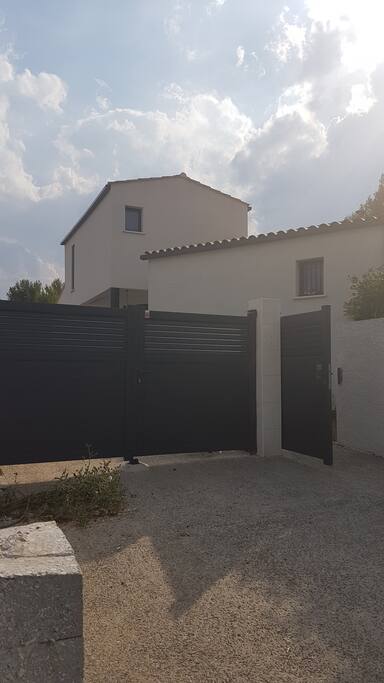 2 places de parking devant