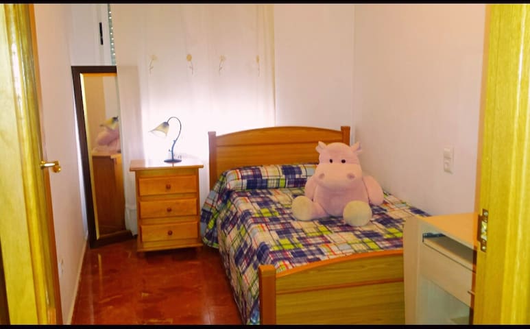 Feria habitación 1 cama+suplemento 1 colchon