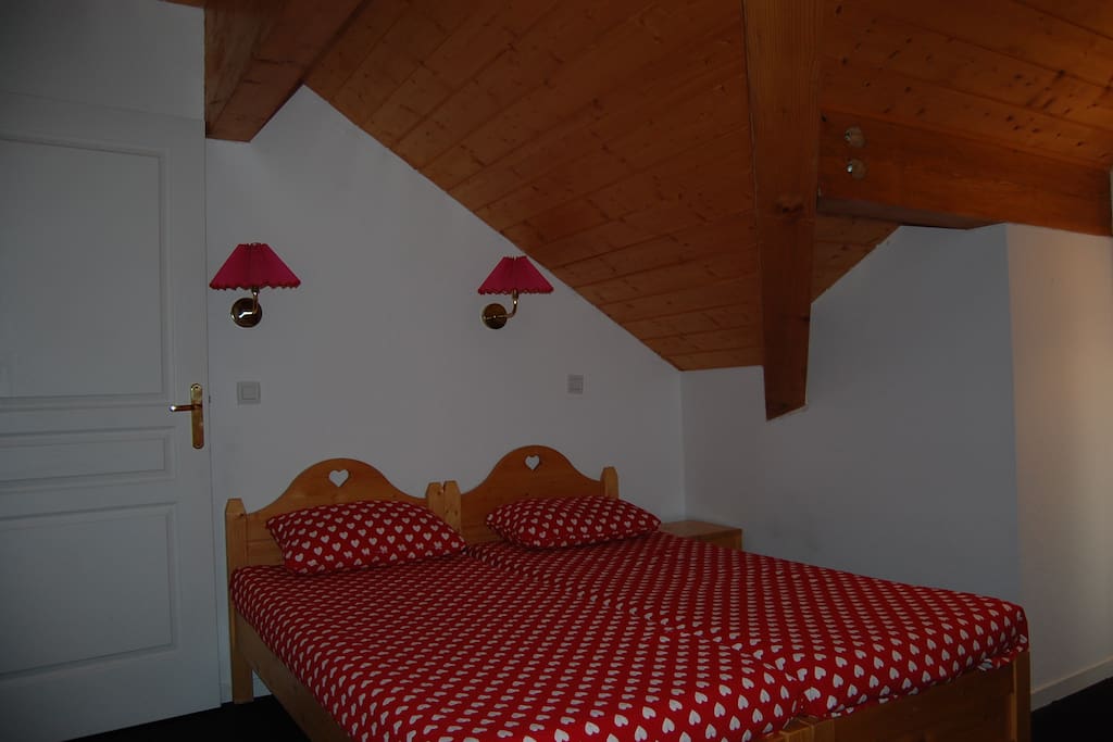 chambre 2 au 1er étage avec terrasse