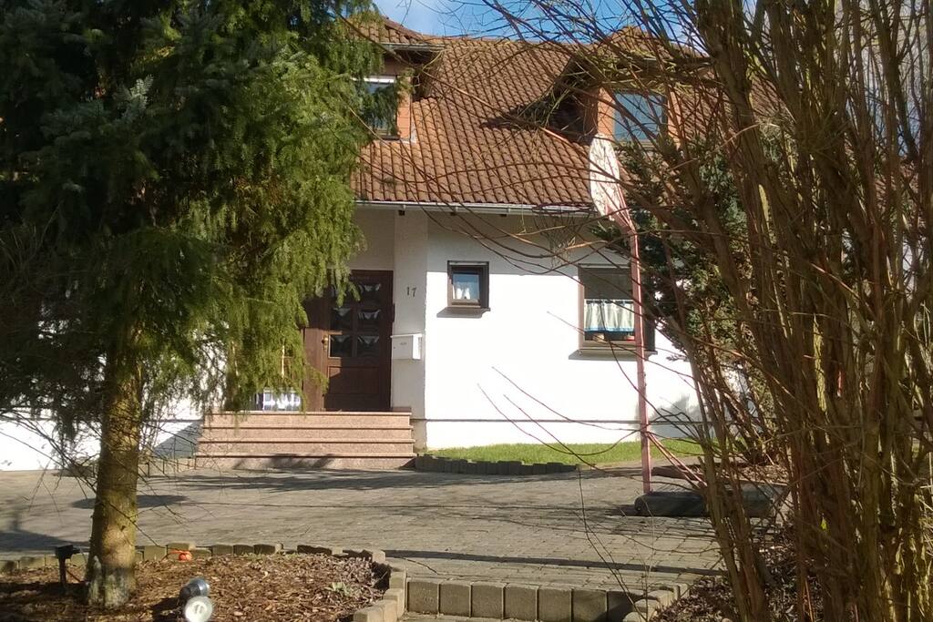 Parkfläche auf dem Hof