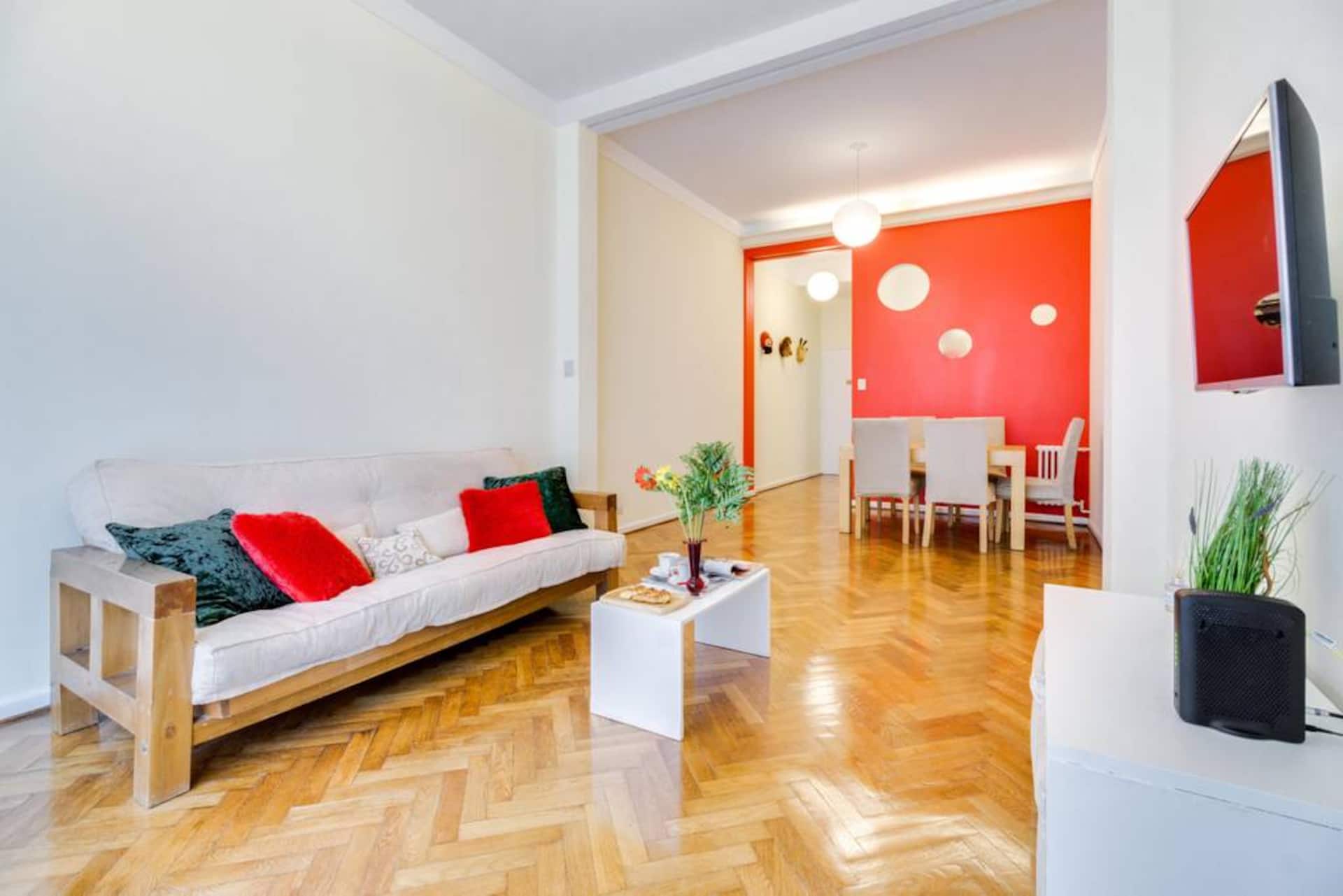 Sunny, large & lovely! 2BR flat in San Telmo