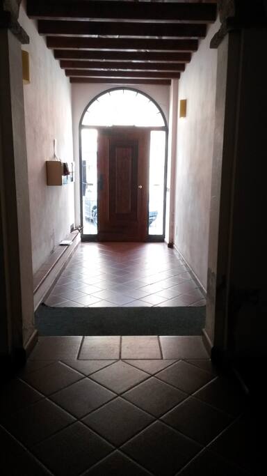entrata nel palazzo
main entrance