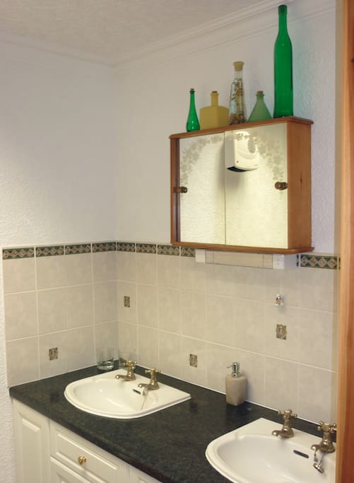 En-suite bathroom