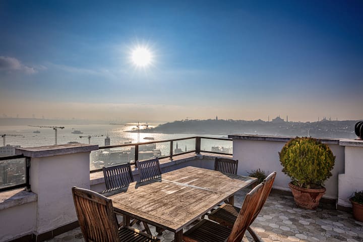 Designer Apartment, Bosporus Views, best location.