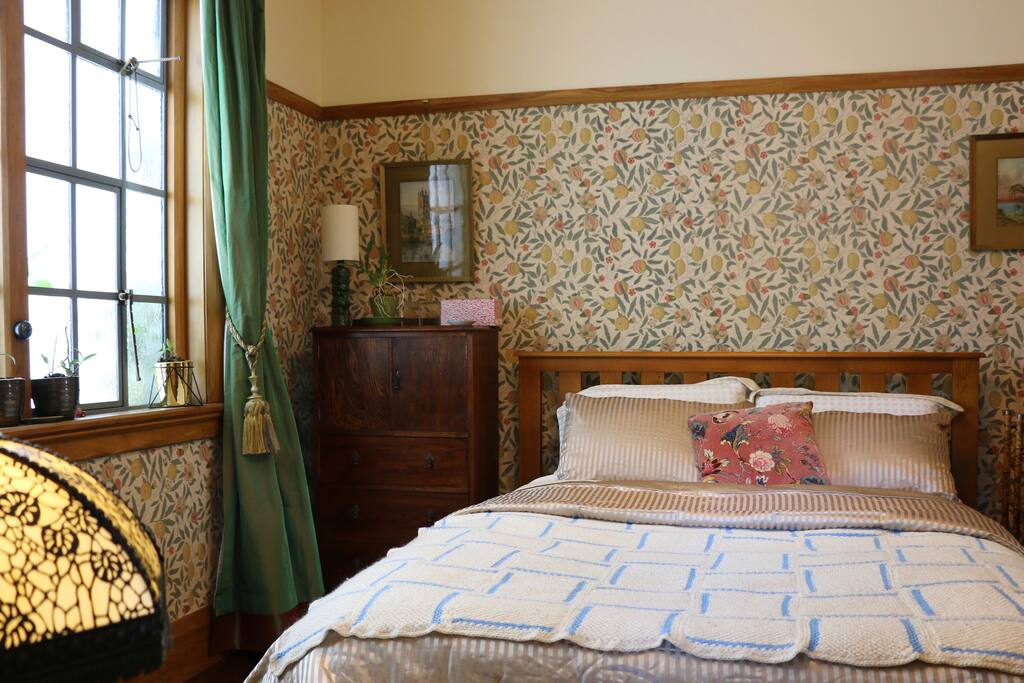 Queen Bedroom