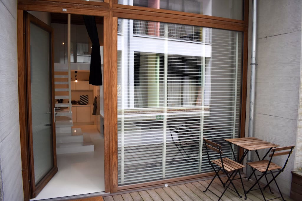 Private entrance with terrasse