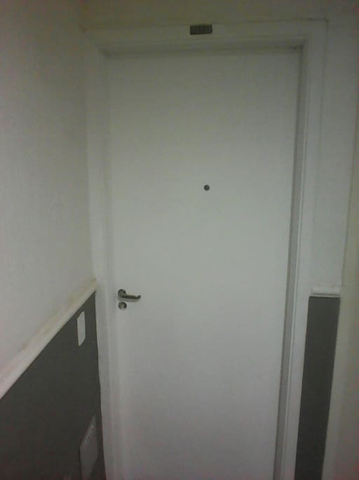 porta de entrada do apartamento