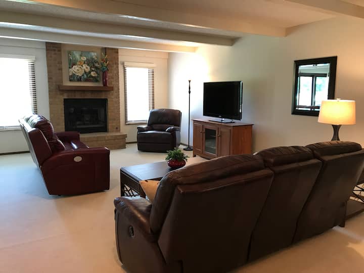 10 Best Airbnb Vacation Rentals In Grand Island, Nebraska Updated