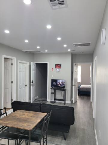 #3 Renner 3Bdroom & 2Bathroom gallery image 3