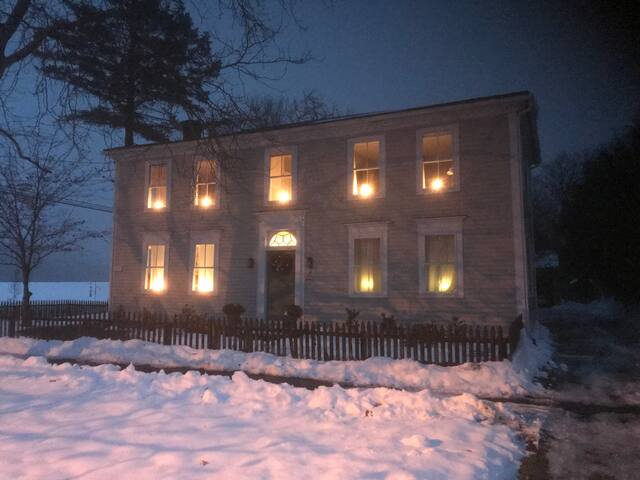 Airbnb Northampton Vacation Rentals Places To Stay