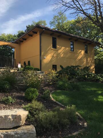 Airbnb Parkville Vacation Als Places To Stay Missouri