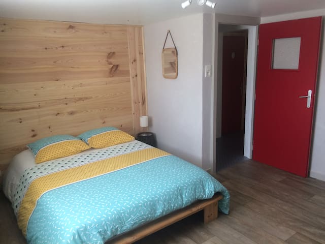 Belle chambre avec sdb et entrée privées