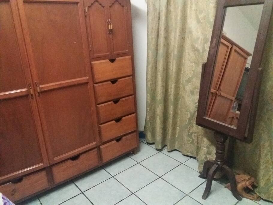 recamara espejo y closet