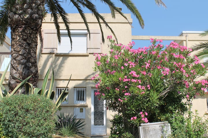 Meublé De Tourisme 3*  Dans Résidence De Vacances - Six-Fours-les-Plages