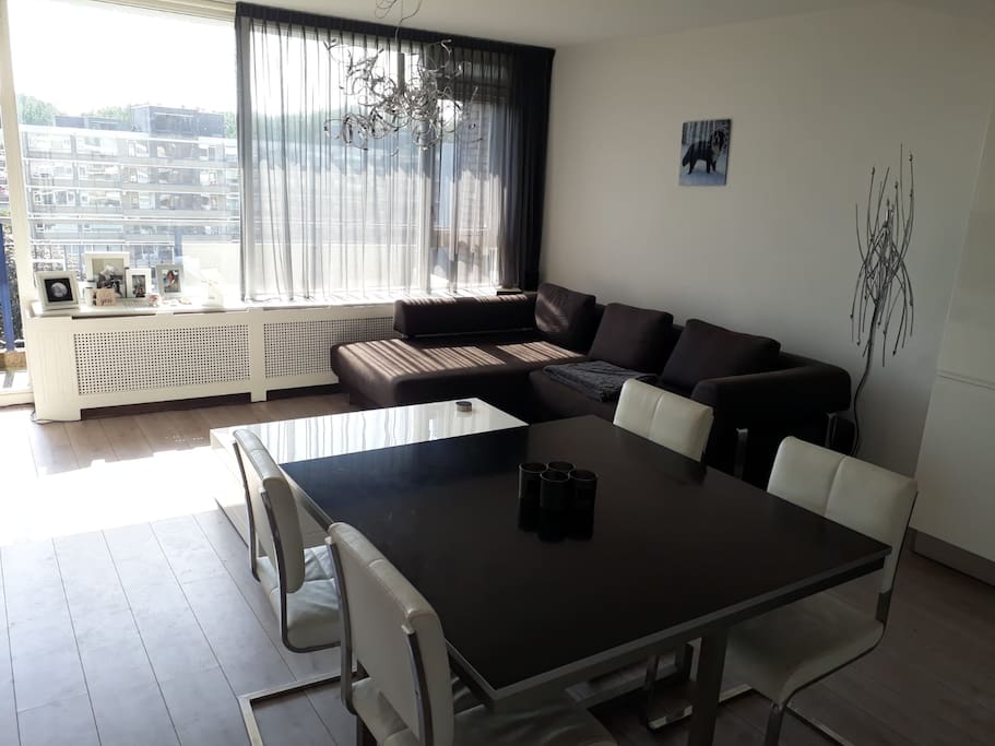 Livingroom with door to balcony