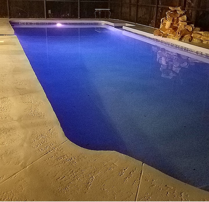 Spacious Familyfriendly Home Large Saltwater Pool Houses for Rent in