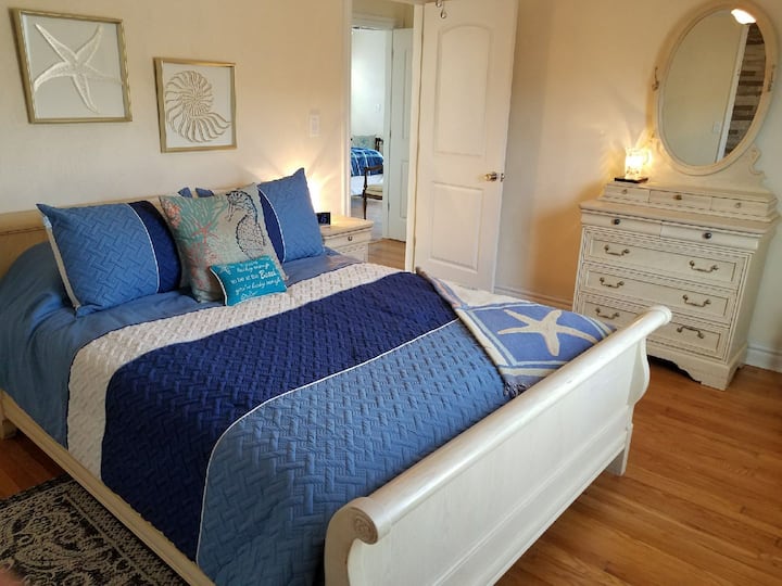 Guest Room #2 with Queen bed