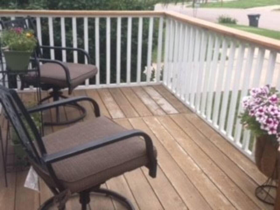 Comfy chairs for relaxing