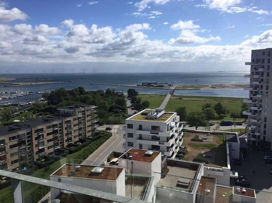 From the balcony, you can see Amager Beach. Here, you can relax on the beach or enjoy a run around the beach area. The beach has a lagoon, which makes it ideal for water sports, but also friendly towards kids.