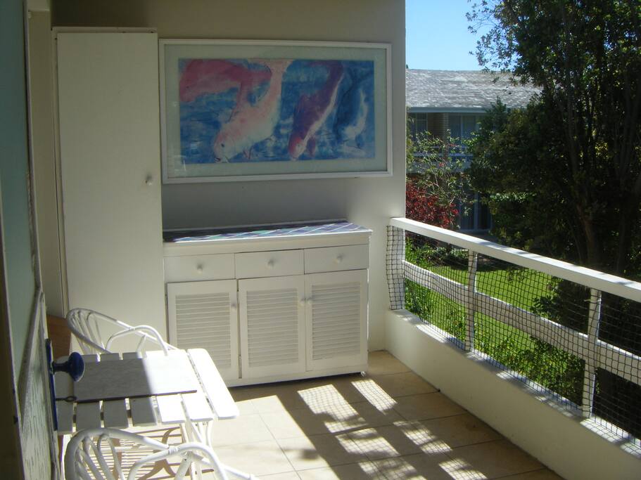 The balcony offers braai/barbeque facilities